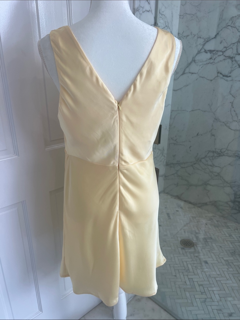 Billy J New with tags Silky yellow Slip Dress - Women’s dress size 16 - Picture 3 of 11